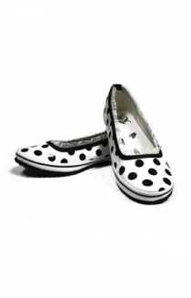 Polkaholic Flat (White)